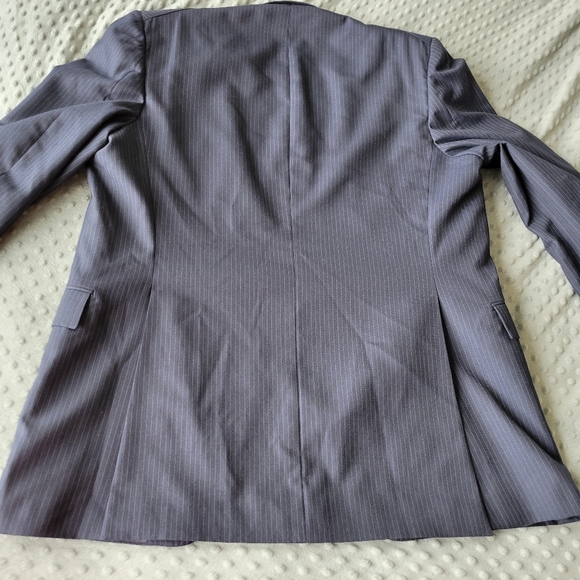 Givenchy Navy Blue Pinstripe 2-Button Suit Jacket Size 42R - Picture 8 of 8